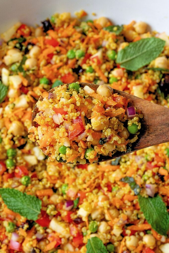 moroccan quinoa salad with chickpeas