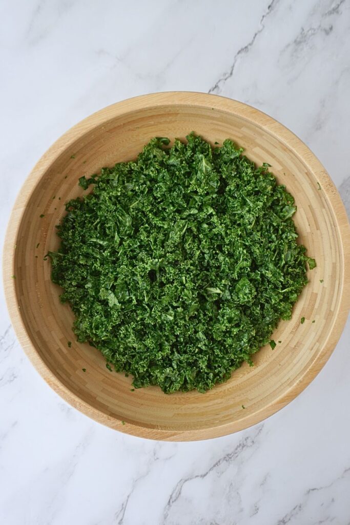 kale salad with apple and walnuts