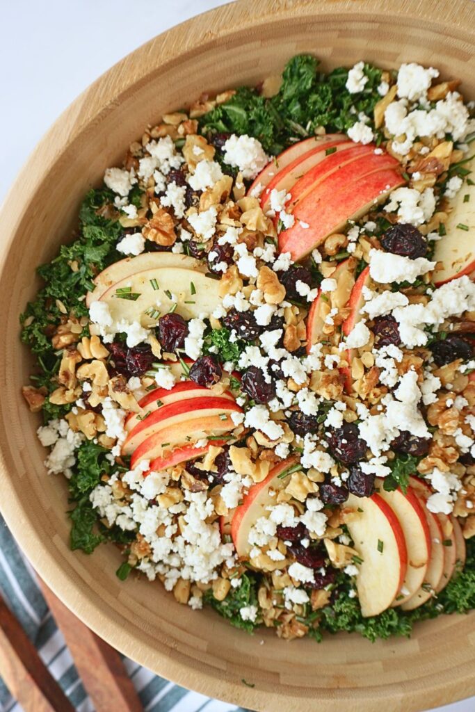 kale salad with apple and walnuts