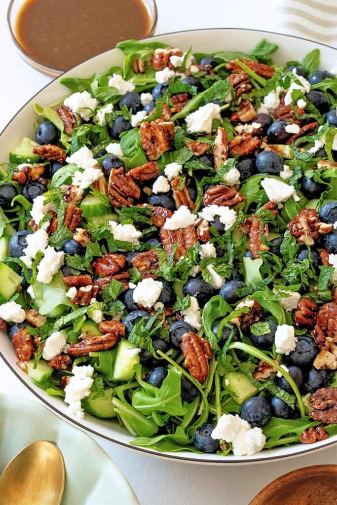 blueberry arugula salad