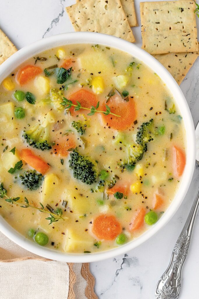 Vegetarian pot pie soup