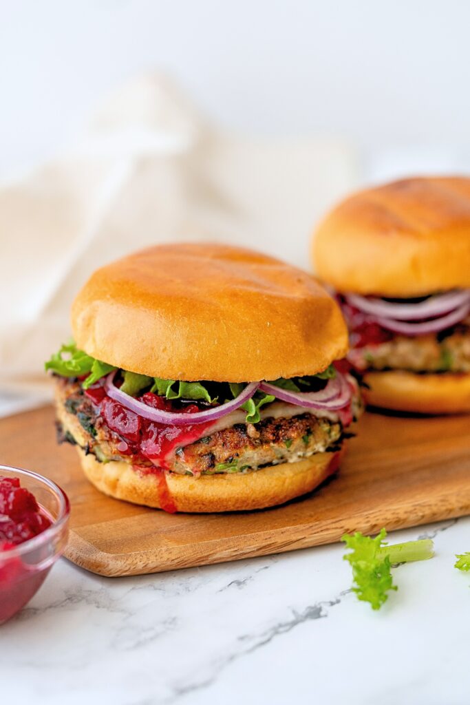 turkey burgers with cranberry sauce