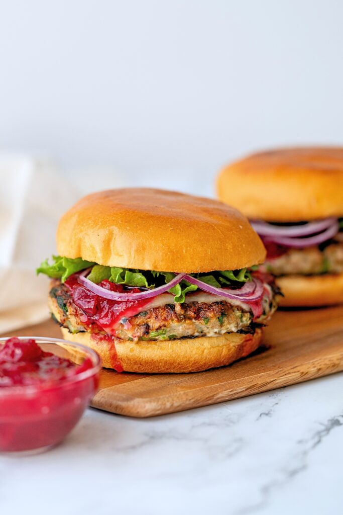 turkey burgers with cranberry sauce